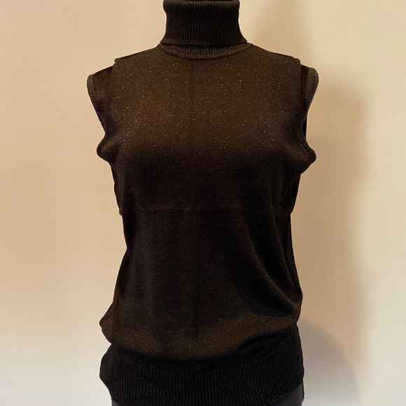 Black sleeveless top with silver metallic - Picture 1 of 4